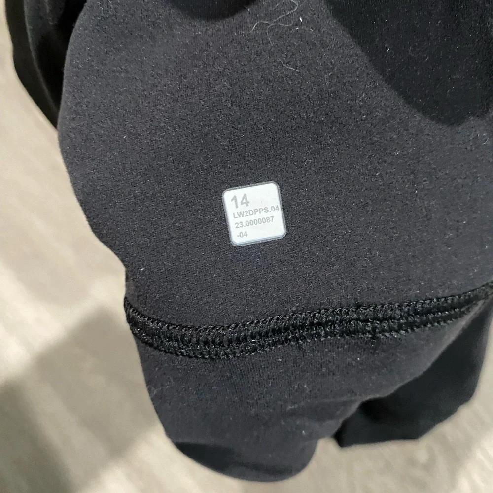 lululemon athletica chic black